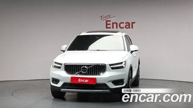 Volvo XC40 2020 — Фото 3/20