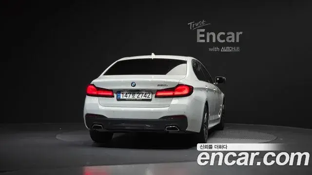 BMW 5 Series 2022 — ფოტო 14/20