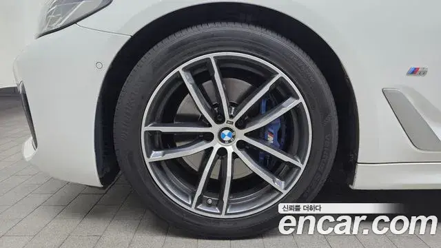 BMW 5 Series 2022 — ფოტო 1/20