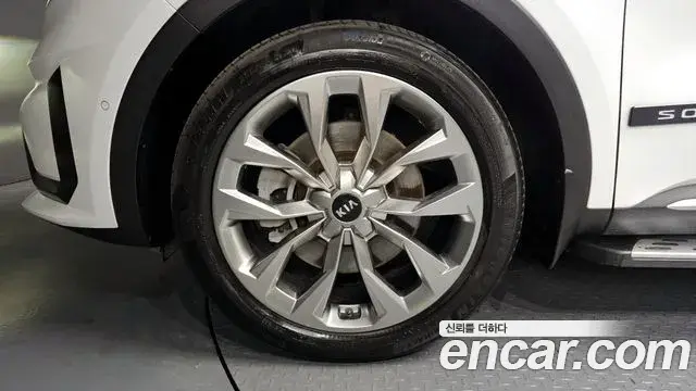 Kia Sorento 2020 — Photo 5/20