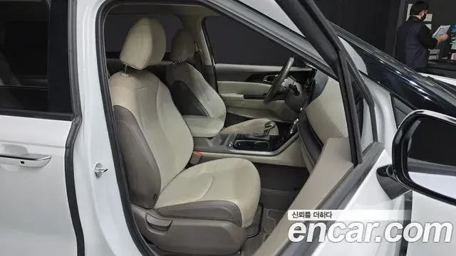 Kia Carnival 2023 — Фото 12/20