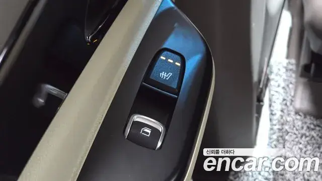 Kia Carnival 2023 — Фото 19/20