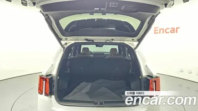 Kia Sorento 2023 — Şəkil 16/20