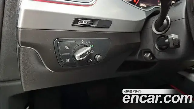 Audi Q7 2019 — Şəkil 13/20