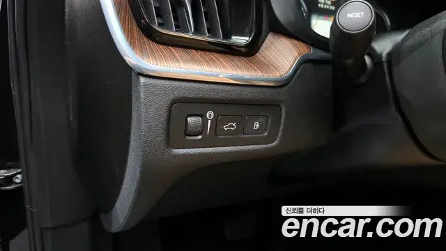 Volvo XC60 2021 — ფოტო 2/20