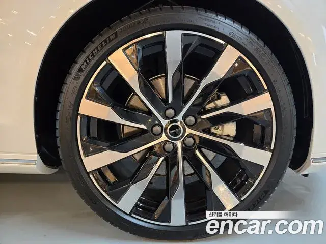 Volvo S90 2025 — ფოტო 8/20
