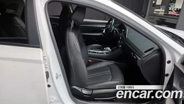 Hyundai Sonata Hybrid 2021 — Şəkil 13/20