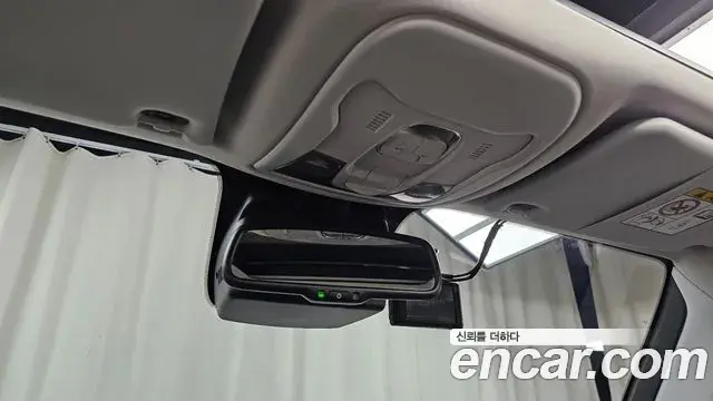 Jeep Renegade 2023 — Фото 18/20