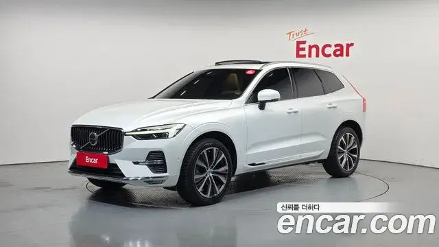 Volvo XC60 2021 — Фото 1/20