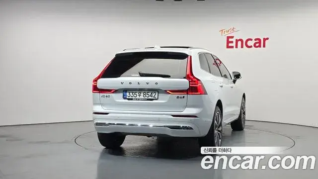 Volvo XC60 2021 — Фото 4/20