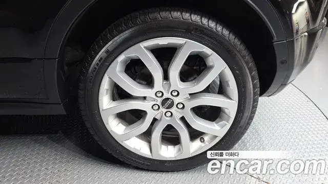 Land Rover Range Rover Evoque 2018 — Şəkil 19/20