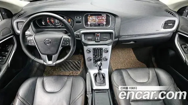 Volvo V40 Cross Country 2018 — Фото 9/20
