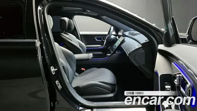 Mercedes-Benz S-Class 2025 — Photo 6/20
