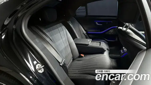 Mercedes-Benz S-Class 2025 — Photo 2/20
