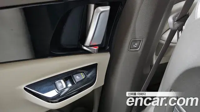 Kia Carnival 2022 — Фото 18/20