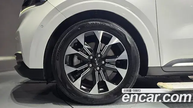 Kia Carnival 2022 — Şəkil 15/20