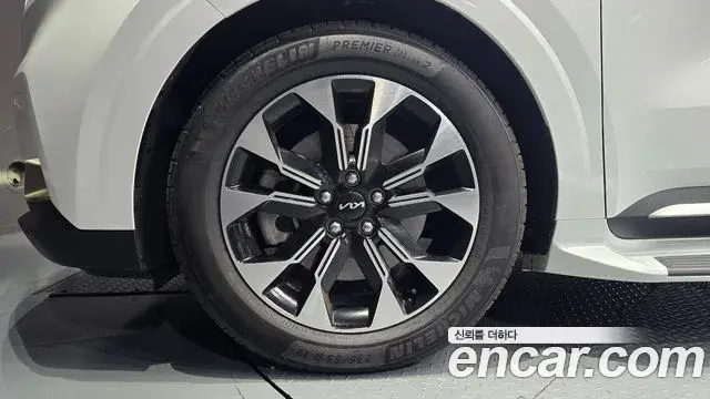 Kia Carnival 2022 — Şəkil 16/20