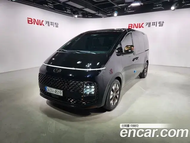 Hyundai Staria 2022 — Фото 1/20