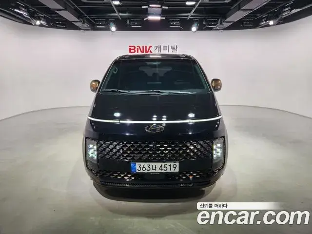 Hyundai Staria 2022 — Фото 2/20