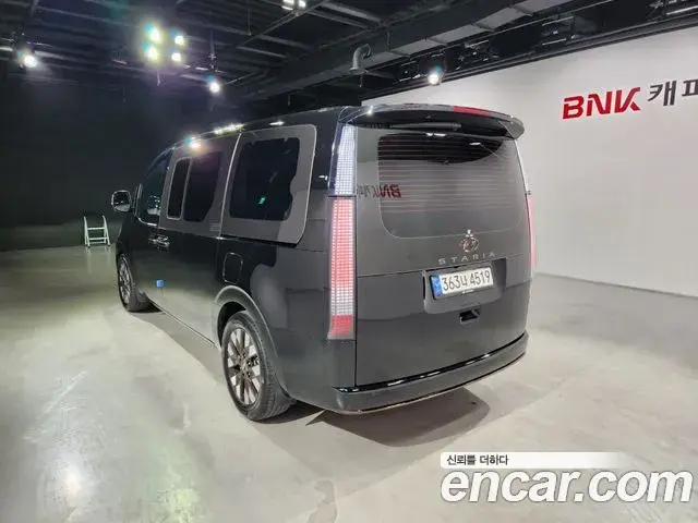 Hyundai Staria 2022 — Фото 4/20