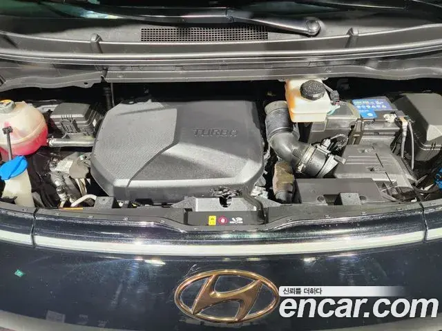Hyundai Staria 2022 — Фото 7/20