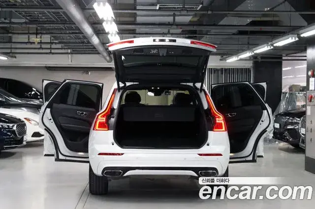 Volvo XC60 2021 — Şəkil 20/20
