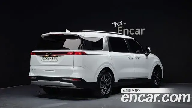 Kia Carnival 2023 — Фото 2/20