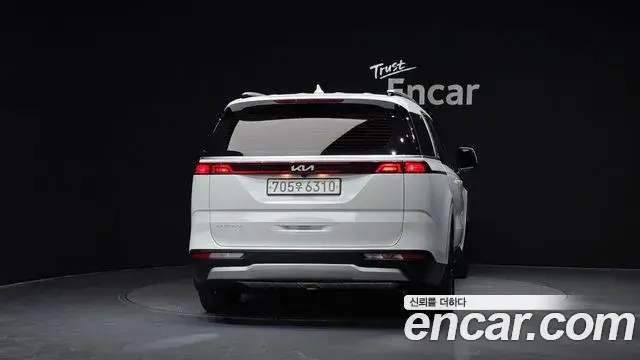 Kia Carnival 2023 — Фото 4/20