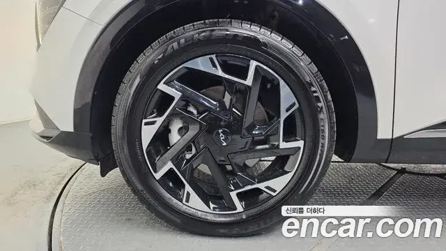 Kia Sportage 2022 — ფოტო 11/20