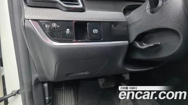 Kia Sportage 2022 — ფოტო 13/20