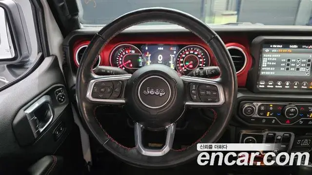 Jeep Wrangler 2022 — ფოტო 13/20