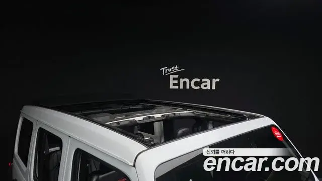 Jeep Wrangler 2022 — ფოტო 16/20