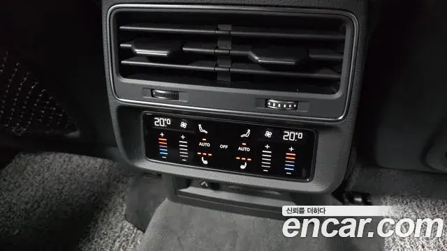Audi Q7 2021 — Фото 19/20