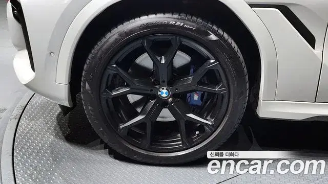 BMW X6 2022 — ფოტო 10/20