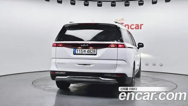 Kia Carnival 2023 — Фото 4/20