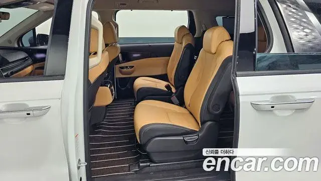 Kia Carnival 2023 — Фото 11/20