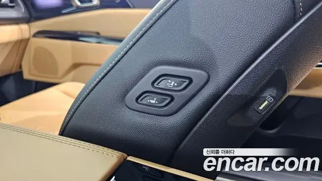 Kia Carnival 2023 — Фото 18/20