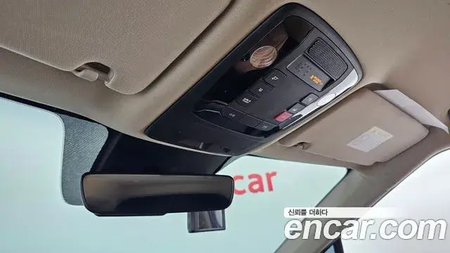 Kia Carnival 2023 — Фото 19/20