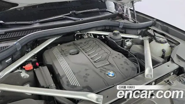 BMW X7 2022 — Photo 2/20