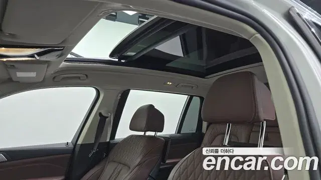 BMW X7 2022 — Photo 14/20