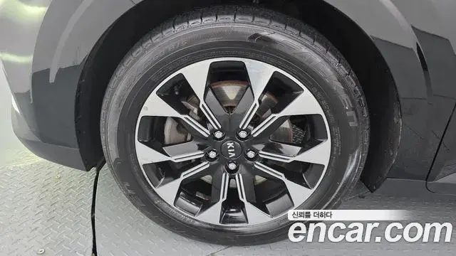 Kia Carnival 2021 — Photo 5/20