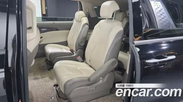 Kia Carnival 2021 — Photo 11/20