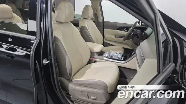 Kia Carnival 2021 — Photo 12/20