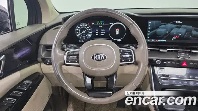 Kia Carnival 2021 — Photo 13/20