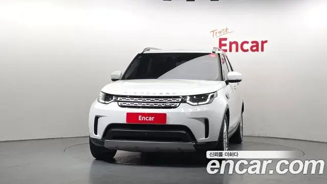 Land Rover Discovery 5 2019 — Photo 6/31