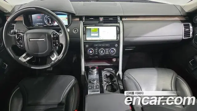 Land Rover Discovery 5 2019 — Photo 27/31