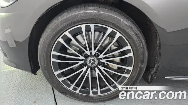 Mercedes-Benz S-Class 2021 — Photo 24/31