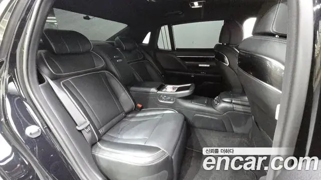 Genesis G90 2022 — ფოტო 28/30