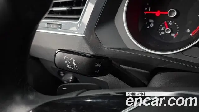 Volkswagen Tiguan 2020 — Şəkil 27/30