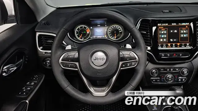 Jeep Cherokee 2021 — Фото 12/20